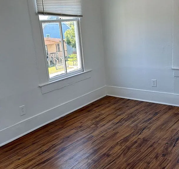 2806 Avenue M 1/2 — Photo 9