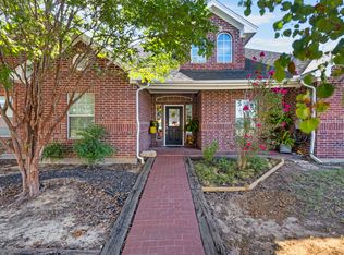 108 Deer Creek Dr, Alvord, TX 76225