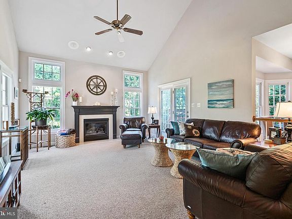 4th image of 21521 Fox Field Cir