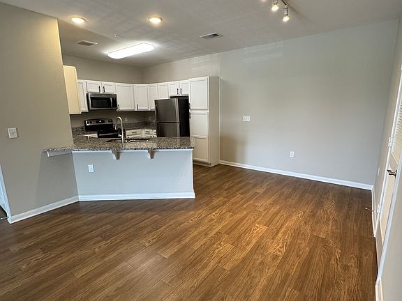 3rd image of 472 Houston Ridge Dr #813