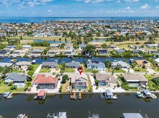 830 Golf Island Dr, Apollo Beach, FL 33572
