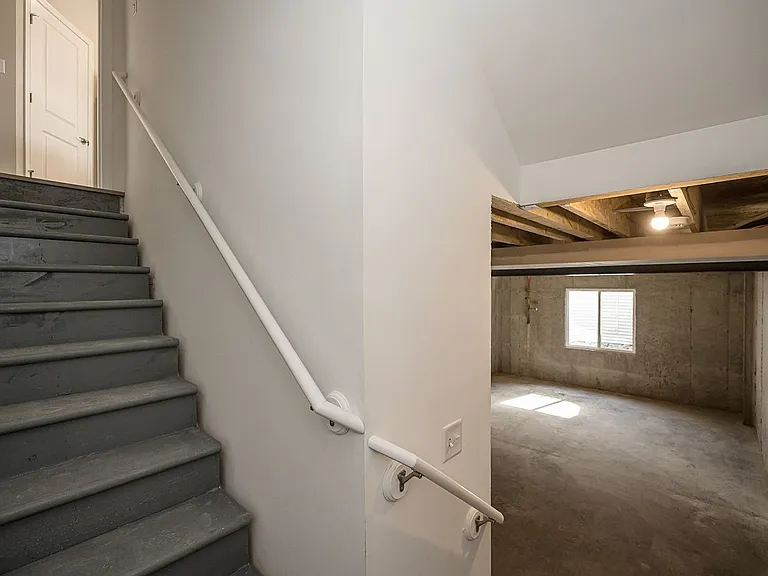 33 Wingtip Ct — Photo 38