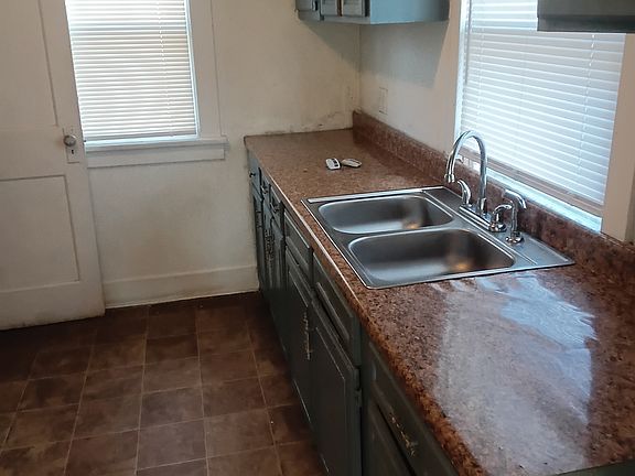 5th image of 1532 Westona Dr