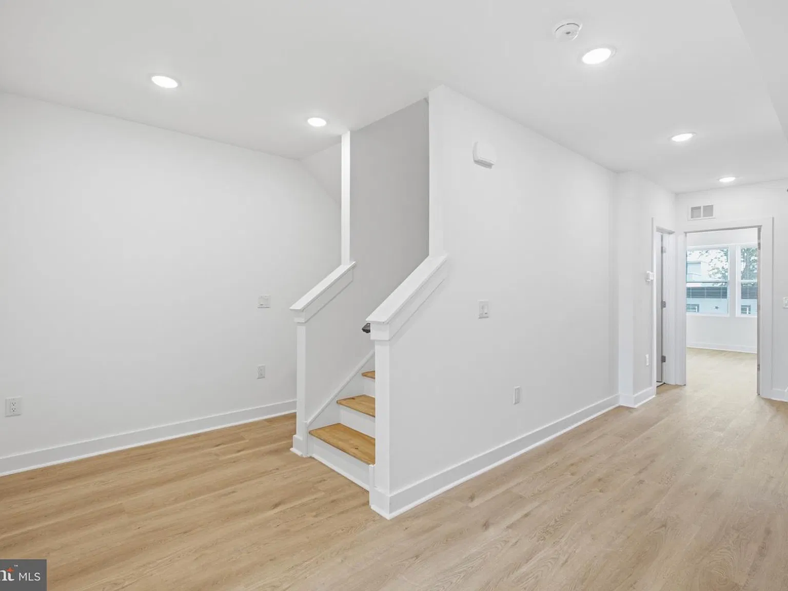 2216 N Franklin St #3 — Photo 1
