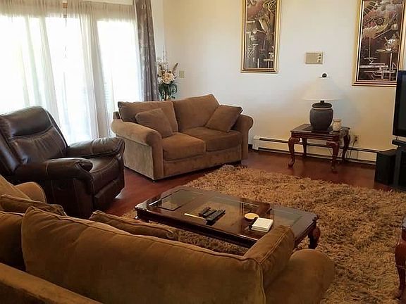 5th image of 3047 Hoffman Cir NE