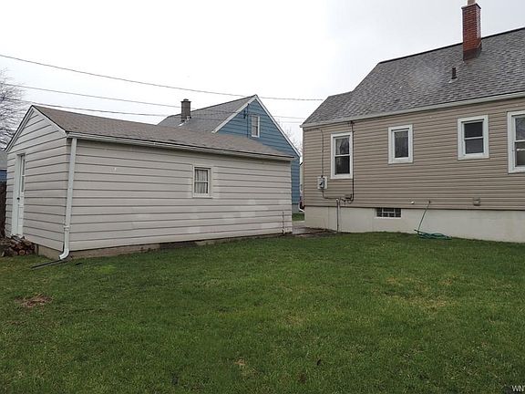 5th image of 16 Lepeirs Dr