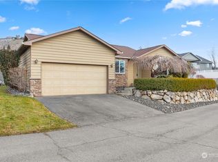 296 23rd St NE, East Wenatchee, WA 98802