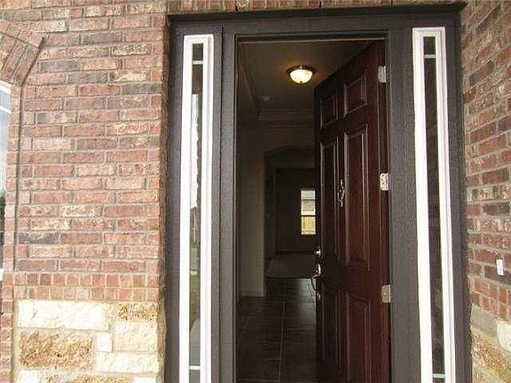 3rd image of 202 Hendelson Ln