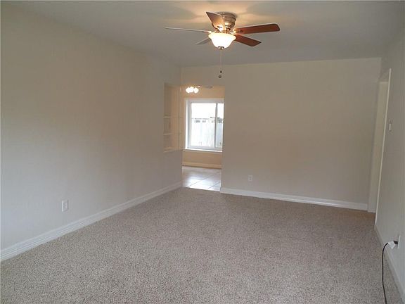 3rd image of 1518 Delmar Dr