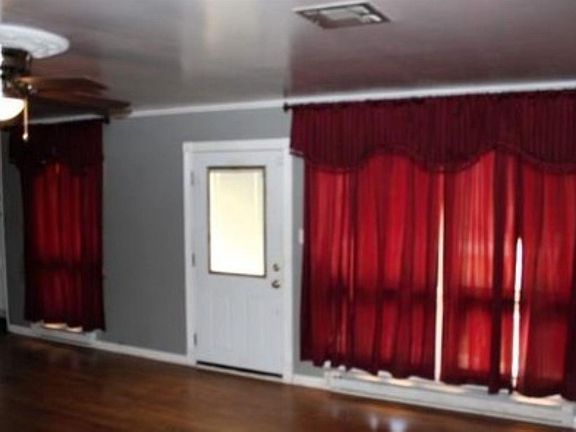 5th image of 307 Lowry St
