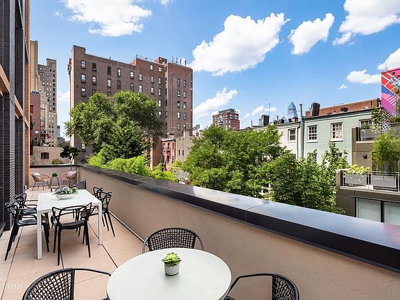 2nd image of 211 W 14th St #3B