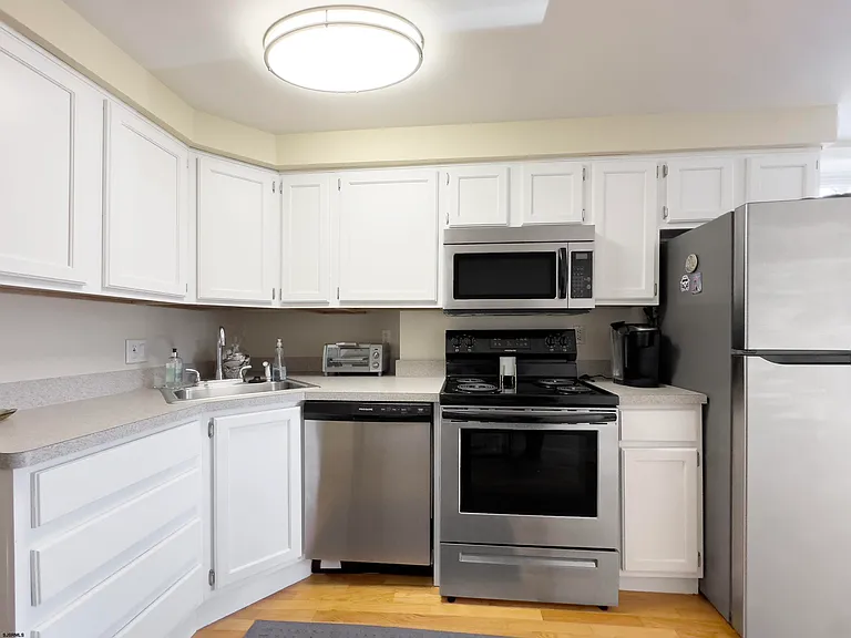 9801 Ventnor Ave #B1 — Photo 8