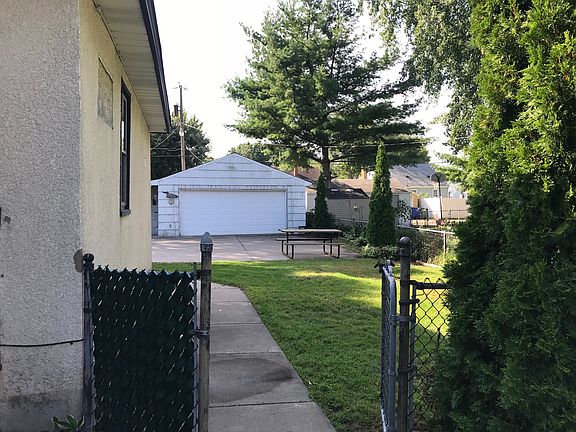 3rd image of 1818 Nebraska Ave E