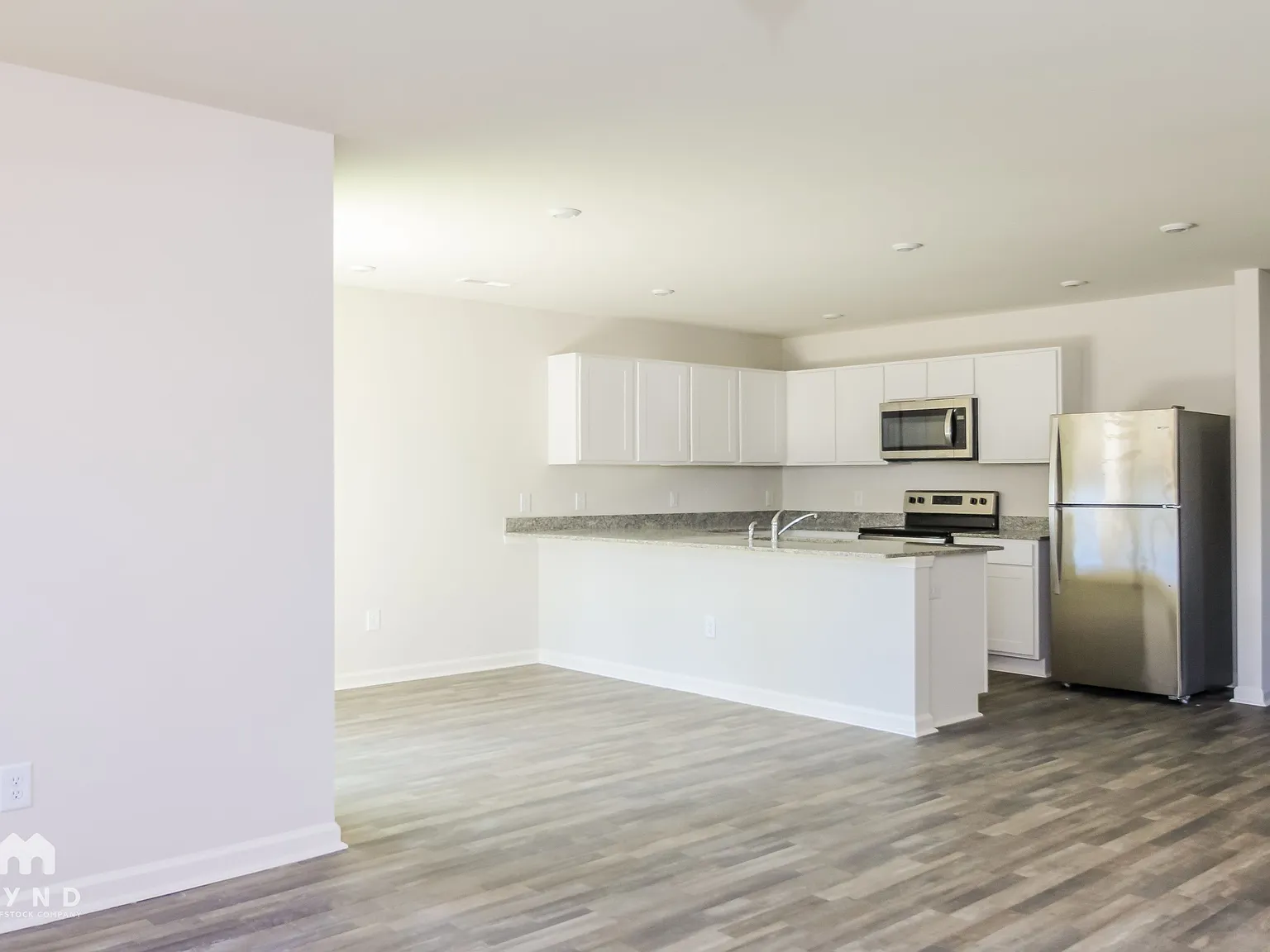 4 bed, 2.0 bath, 1607 sqft, $1,949 — Photo 3