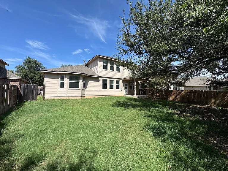 1503 Rimstone Dr — Photo 2
