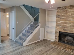 809A Treadwell Ct, Hurst, TX 76053