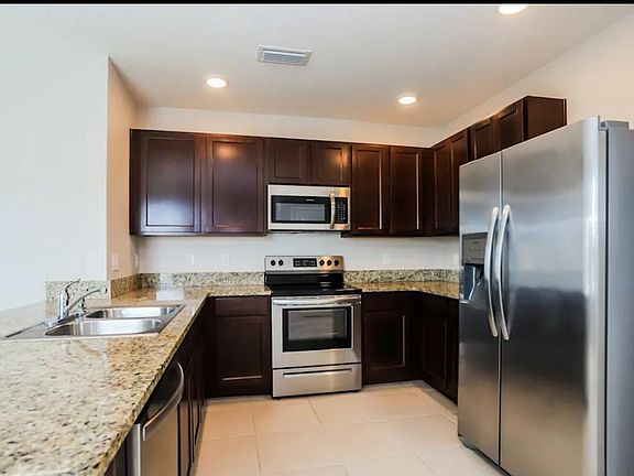 4th image of 3851 Golden Oriole Pkwy #3