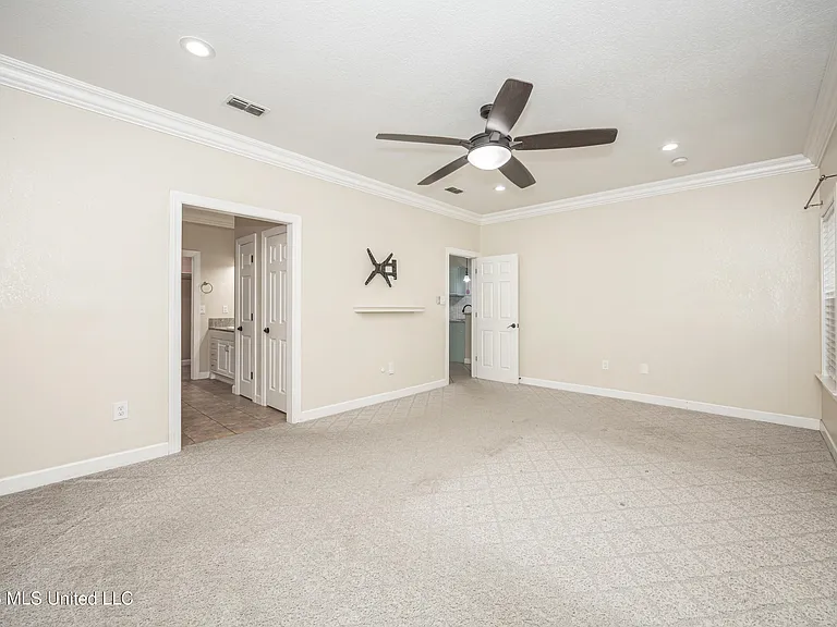 15208 Lisa Dr — Photo 25