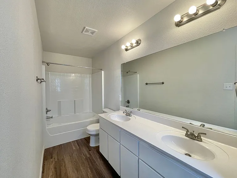 1802 Montell St — Photo 22