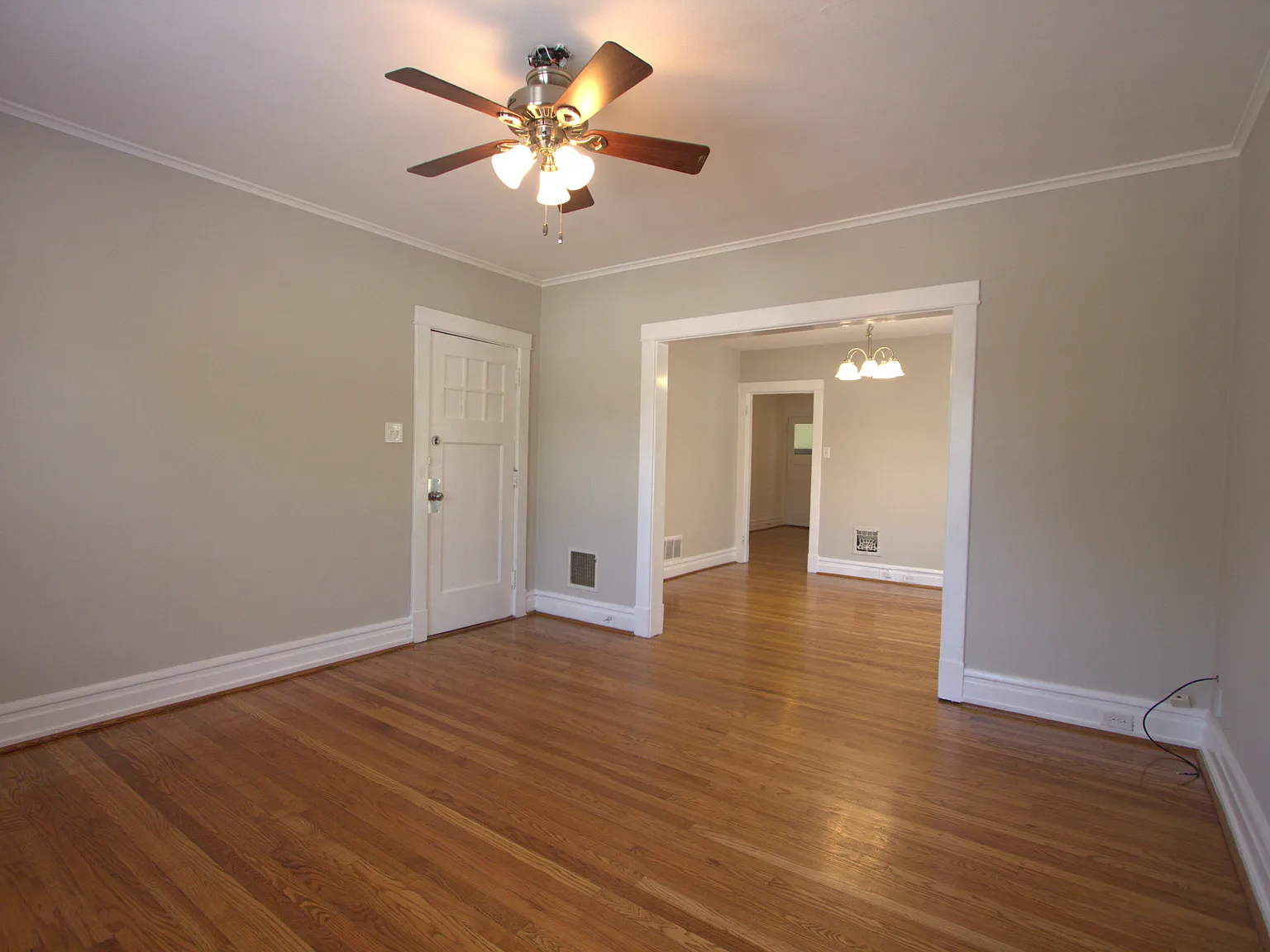 1 bed, 850 sqft, $1,100 — Photo 3