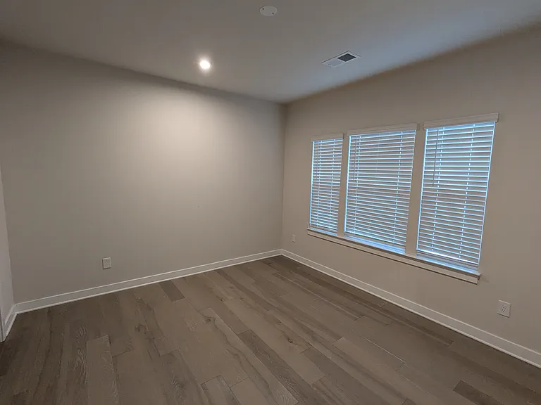 225 Van Zandt Trl — Photo 4
