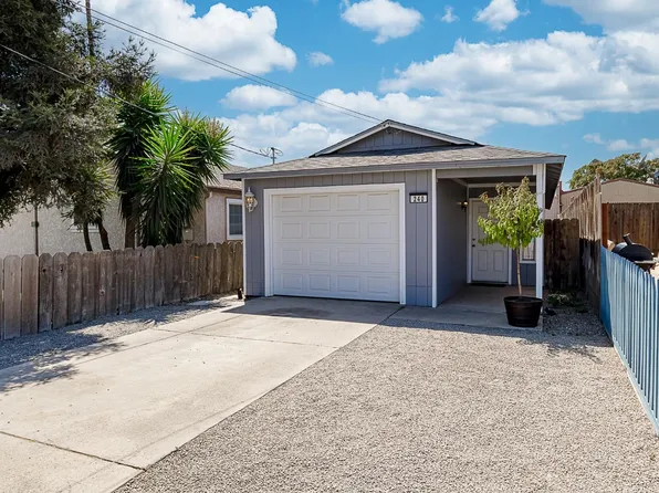 240 S 4th Ave, Oakdale, CA 95361