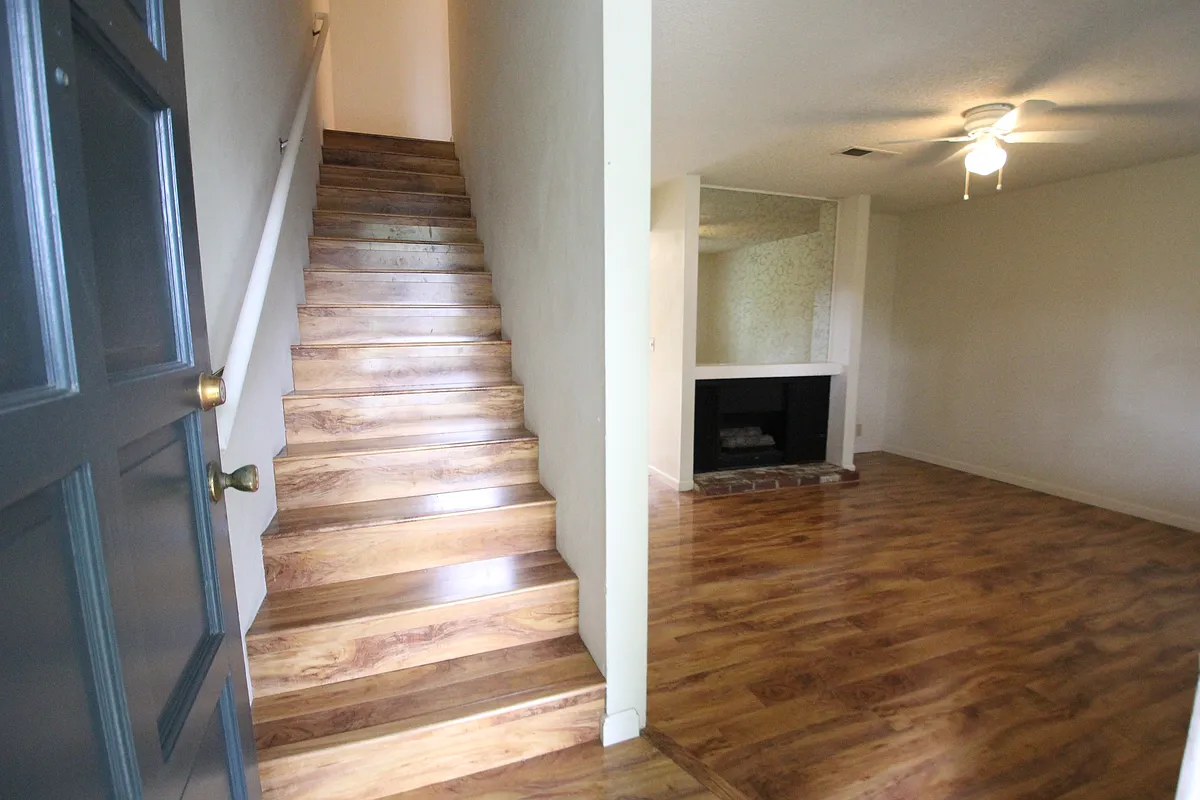 Building Photo - 3610 Northwood Dr #B