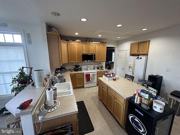 5th image of 3708 Flintridge Ct