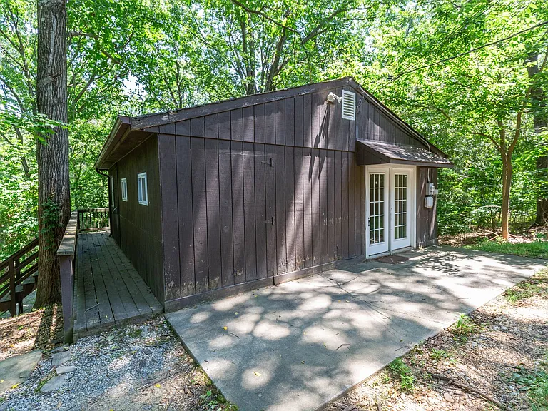 160B Greenwood Rd — Photo 3
