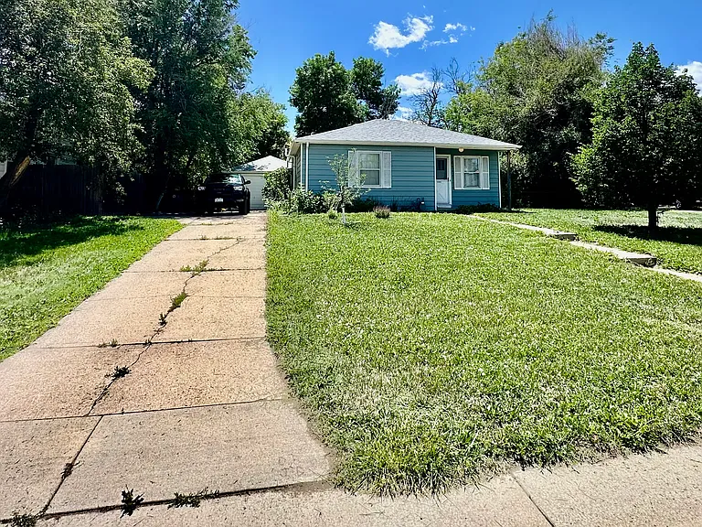 2053 S Julian Cir — Photo 1