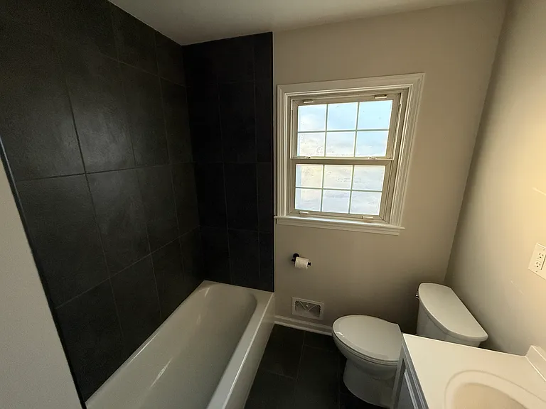 4324 S Main St — Photo 7