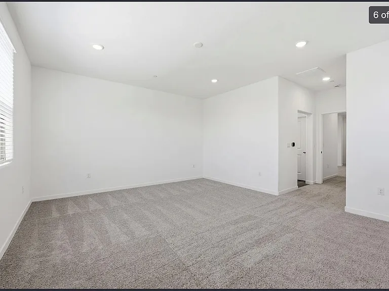 604 E Salamanca Ln — Photo 7