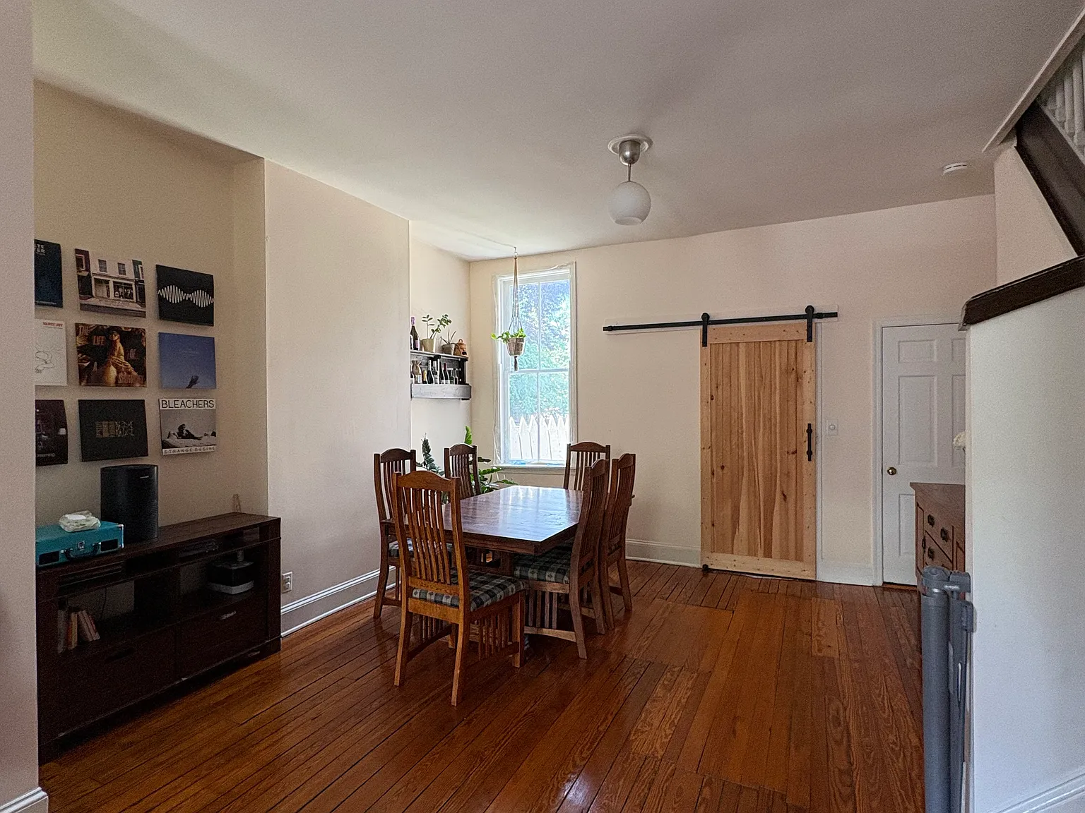 2 bed, 1.5 bath, 1400 sqft, $3,950 — Photo 3