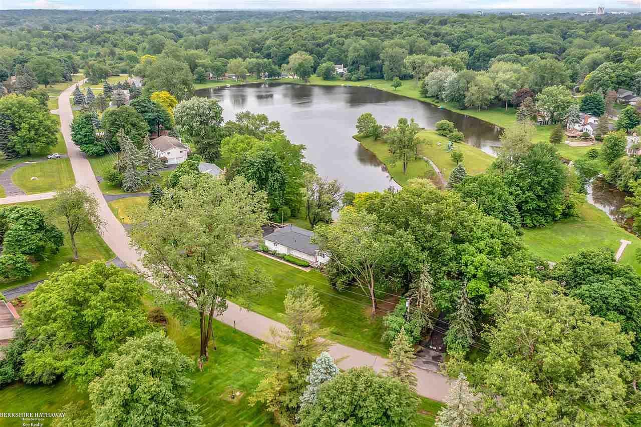 2751 Lake Charnwood Dr, Troy, MI 48098 Zillow