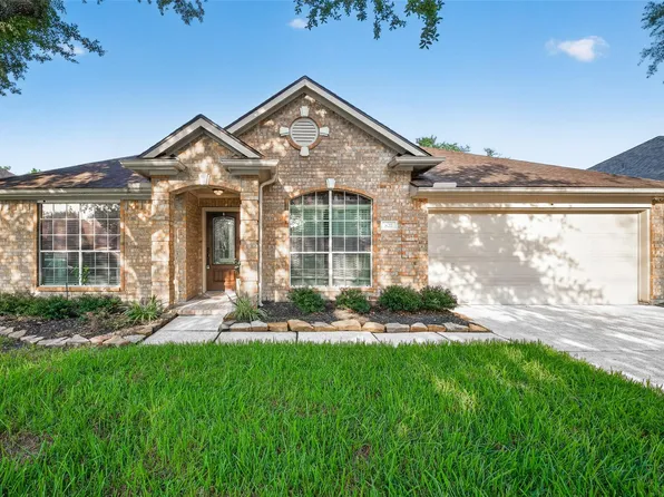 827 N Wellsford Dr, Pearland, TX 77584