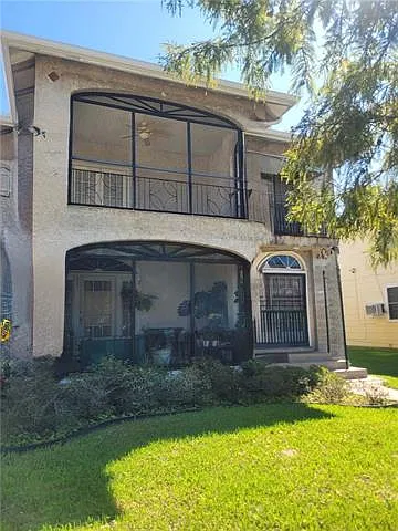2 bed, 1.0 bath, 1440 sqft, $1,700 — Photo 1