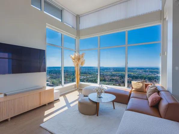 6700 Dunblane Ave #3805, Burnaby, BC V5H 0J3