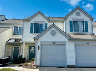 709 Blossom Ct #709, Naperville, IL 60540