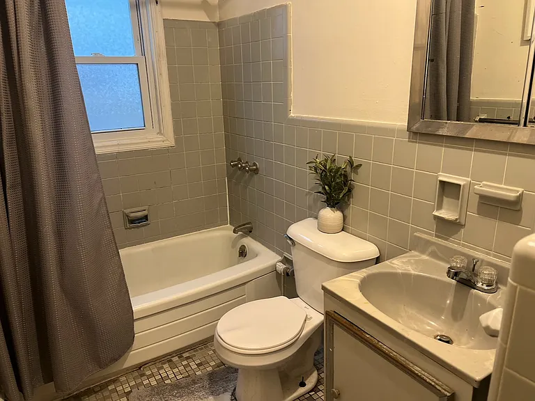 435 W Main St #7 — Photo 4