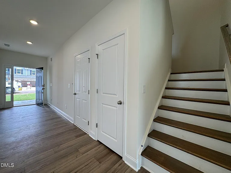 231 Faith Ave — Photo 7