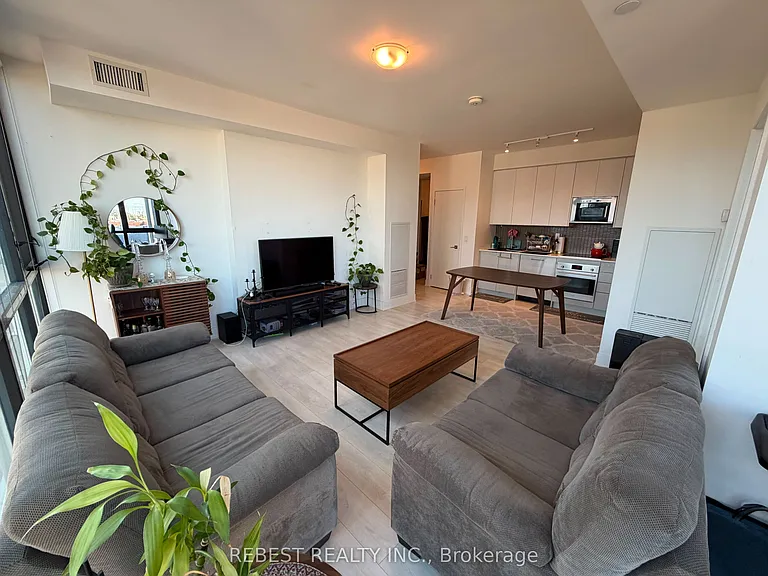 2908 Highway 7 Rd #402 — Photo 4
