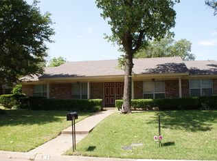 313 Cooper Dr, Hurst, TX 76053