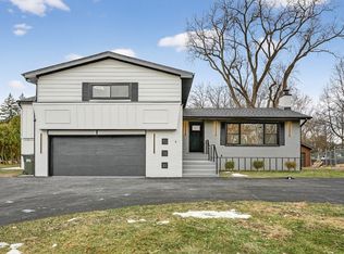 200 N Pine St, Prospect Heights, IL 60070