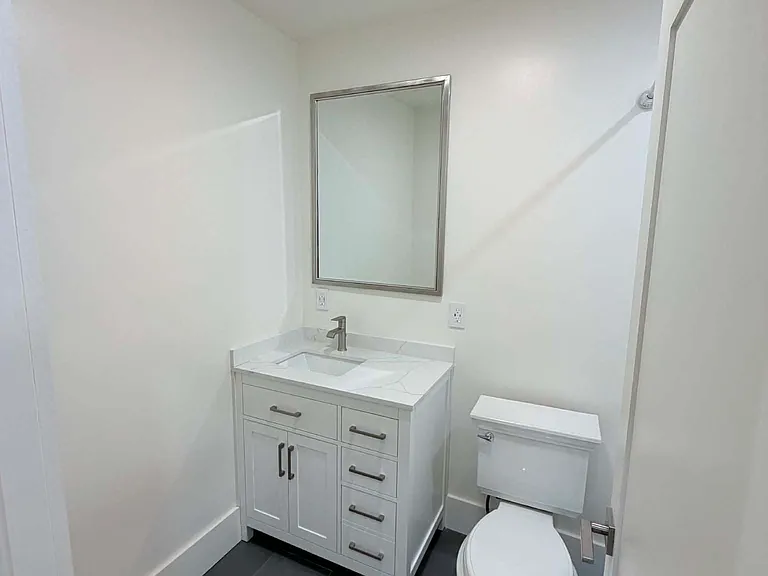 1002 W 21st St — Photo 10