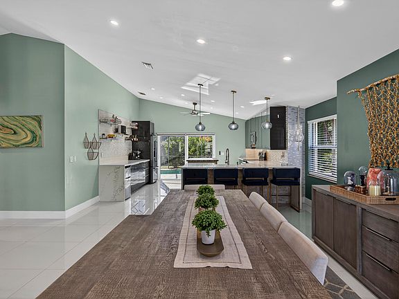 2nd image of 8547 Tourmaline Boulevard