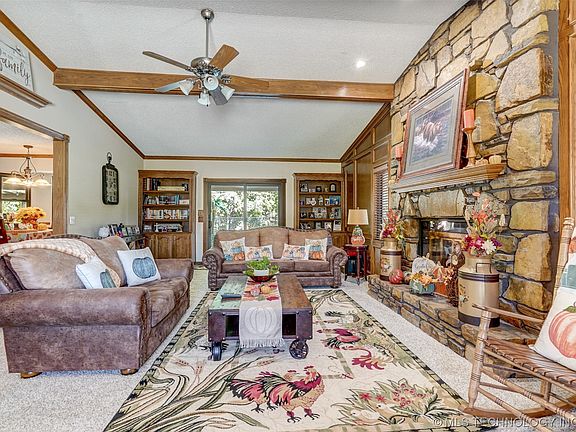 4th image of 3405 Woodmere Ln