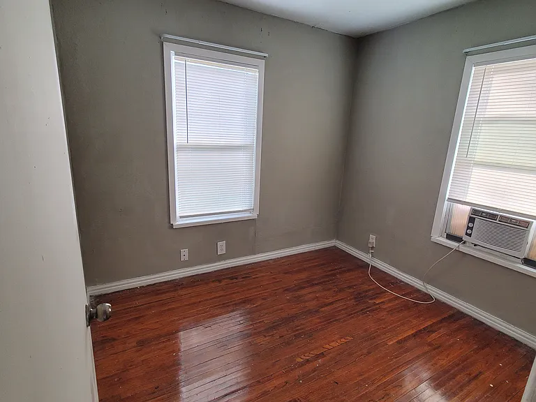 1742 Morales St — Photo 6