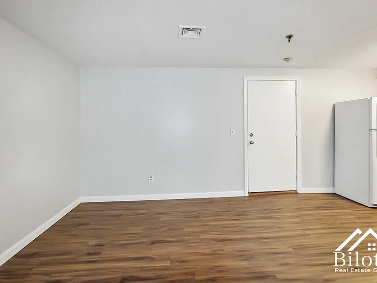 859 Pine Street — Photo 20