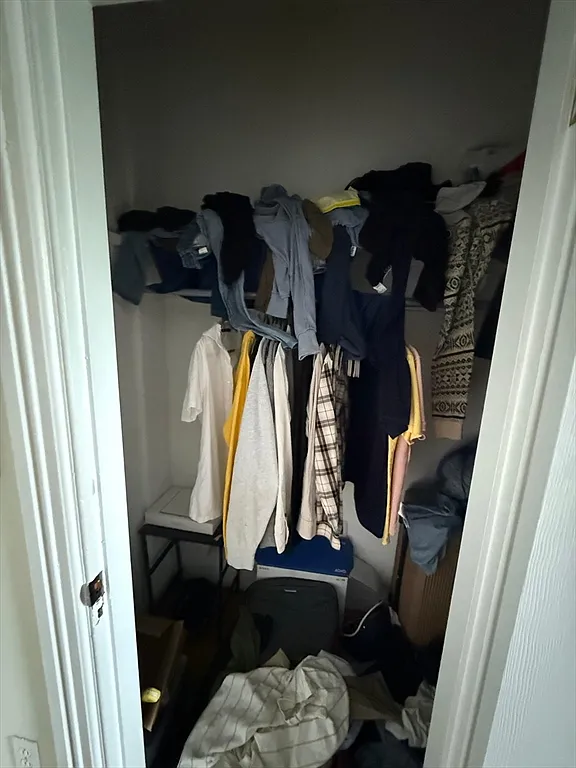 4 bed, 1700 sqft, $4,300 — Photo 4
