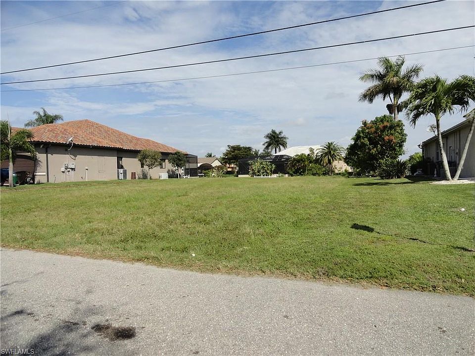 1st image of 811 SW 54th Ln